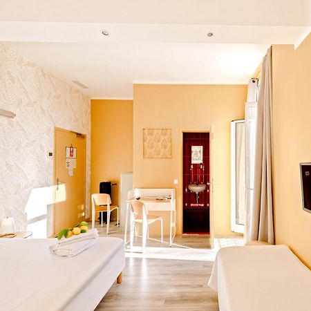 Hotel Lemon Menton Exterior photo