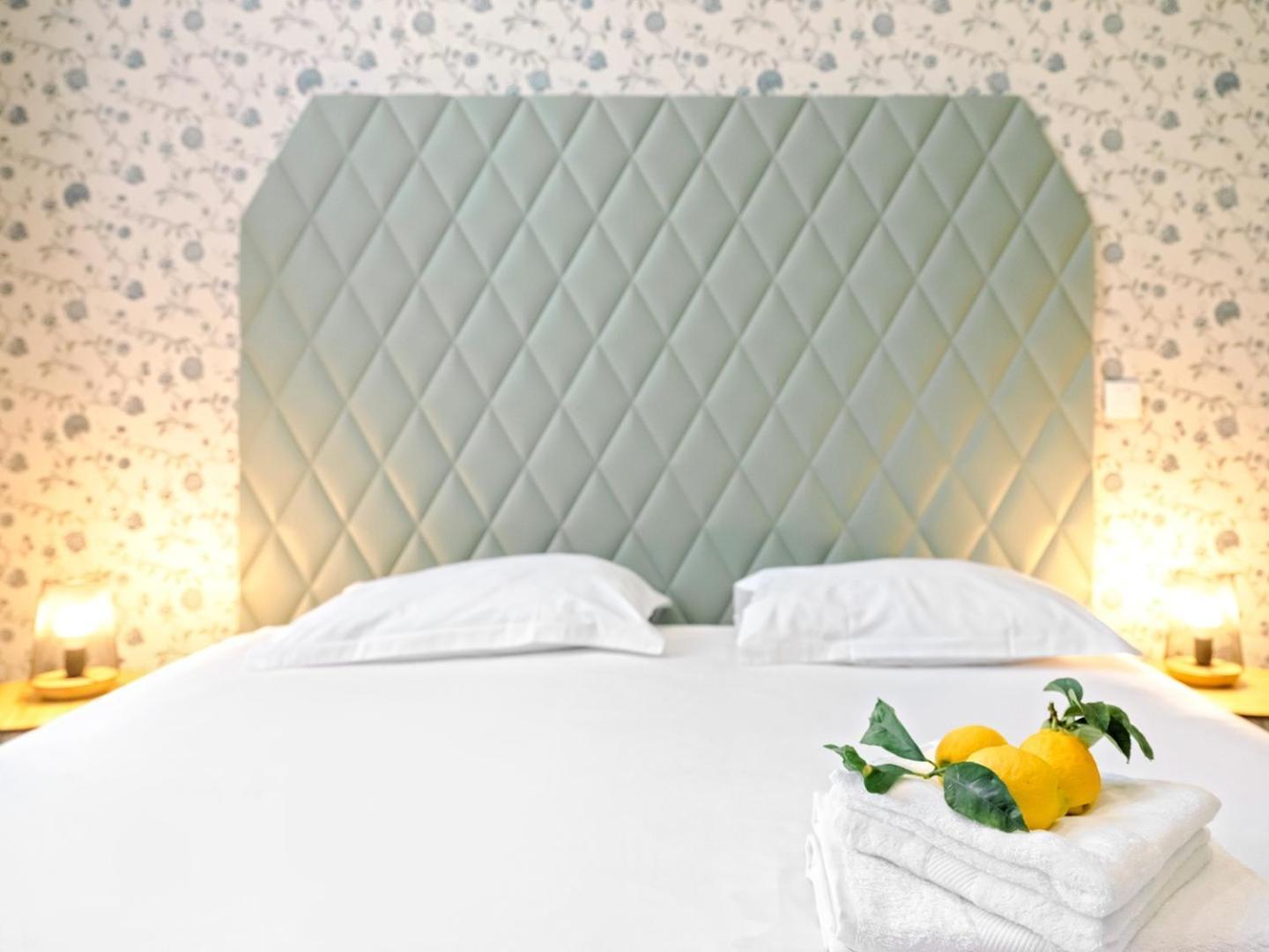 Hotel Lemon Menton Exterior photo